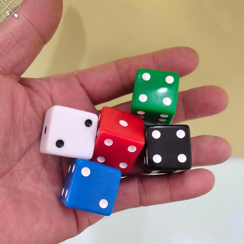 D6スクエアダイス キューブ 25MM 数字入り ドット付き - Party Games No Supplies のレビューと価格