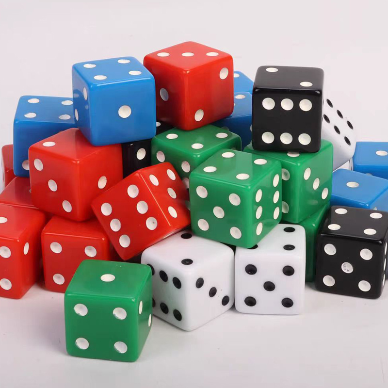 D6スクエアダイス キューブ 25MM 数字入り ドット付き - Party Games No Supplies のレビューと価格